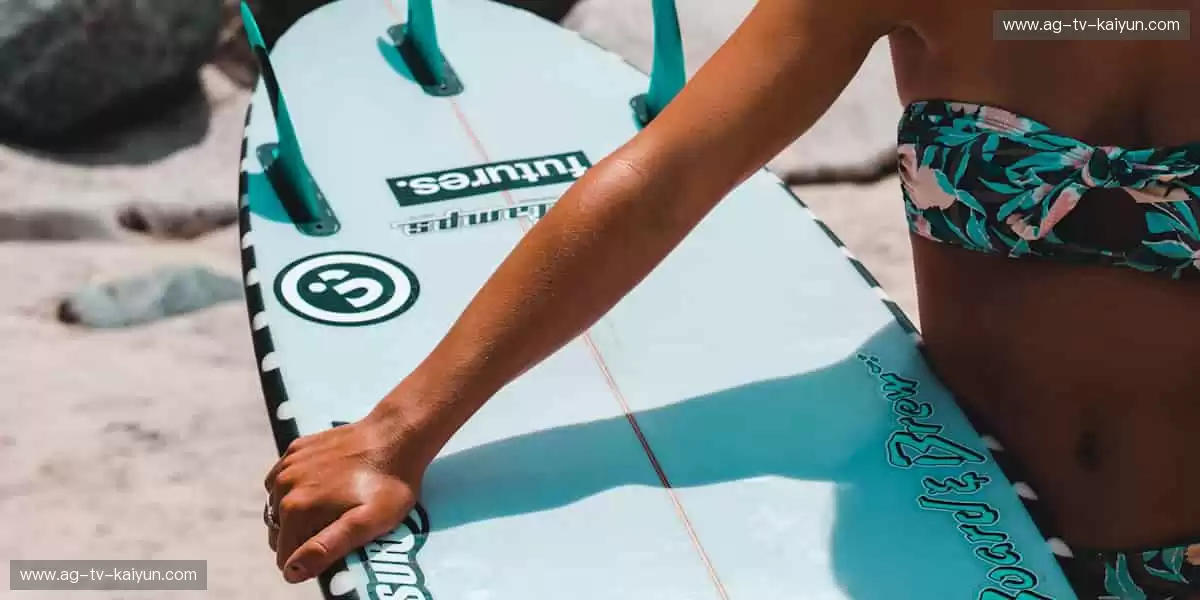 赛场之外，我们与你同在 —— 实时解说，深度分析！🎙️📊